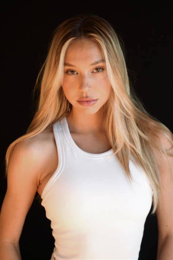 Alexis Ren Alexis Ren