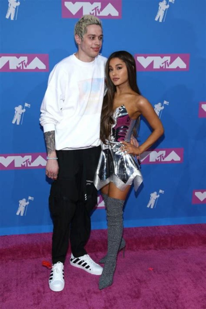 How tall is Ariana Grande?