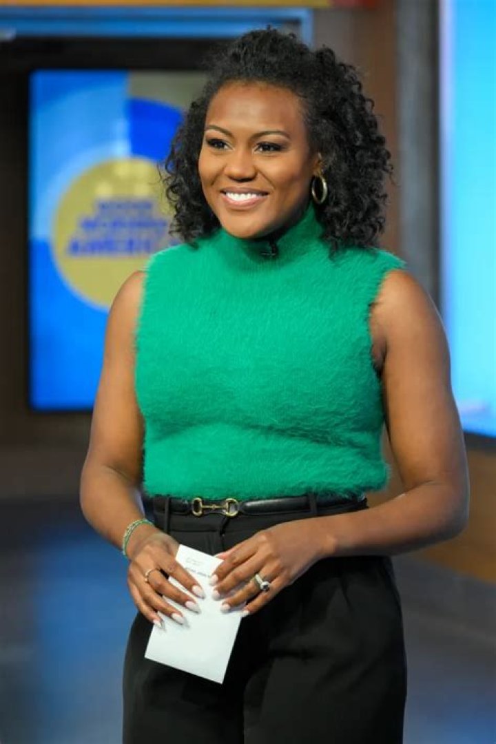 Who are Janai Norman parents and siblings? 1 Janai Norman