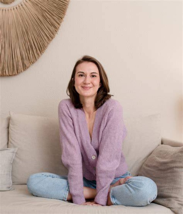Julia Schultz Net Worth