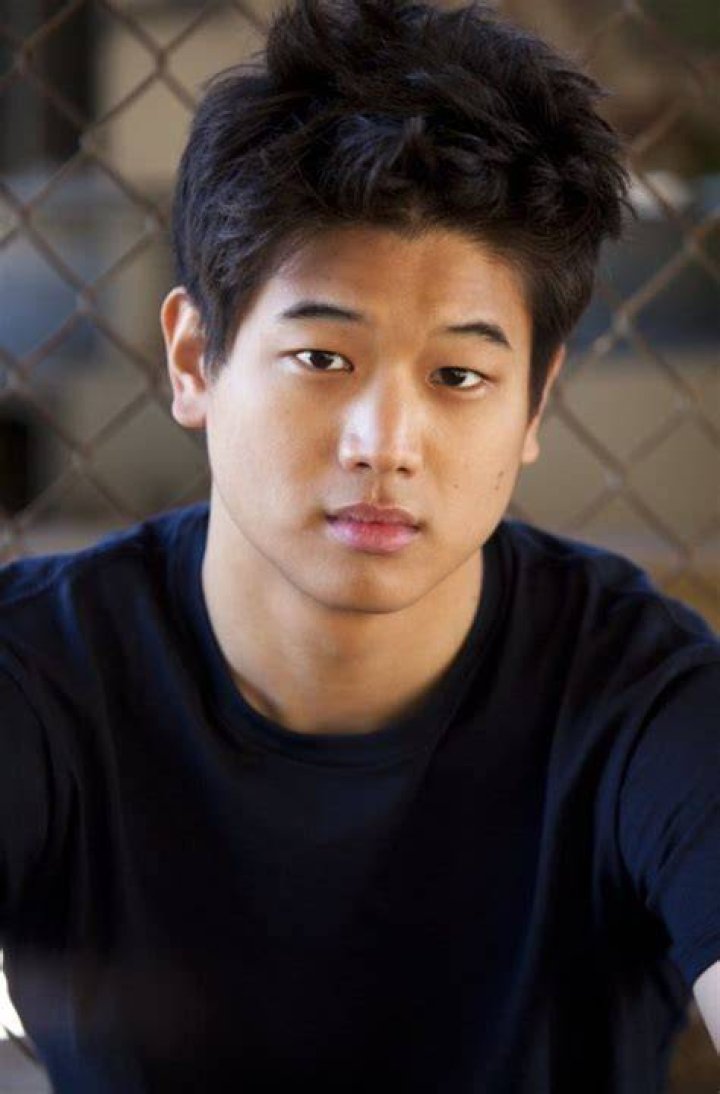 Ki Hong Lee Age, Weight, Height, Measurements