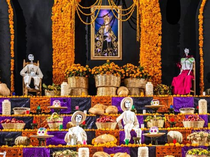 Ofrenda - Dia de los Muertos