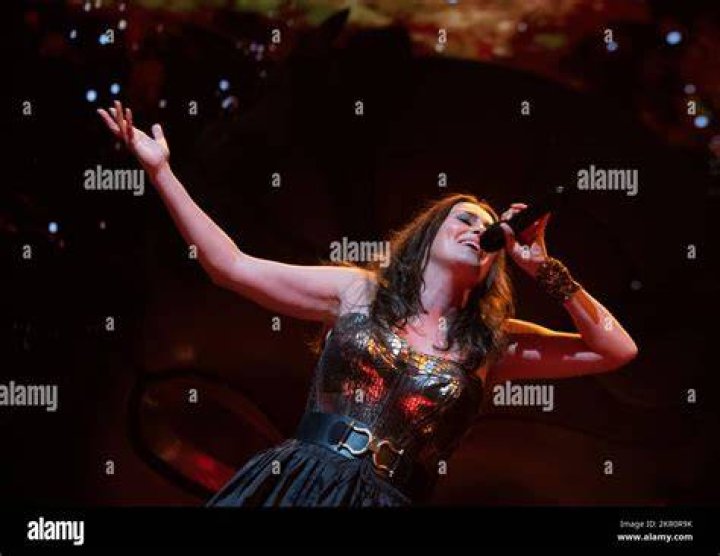 Sharon den Adel
