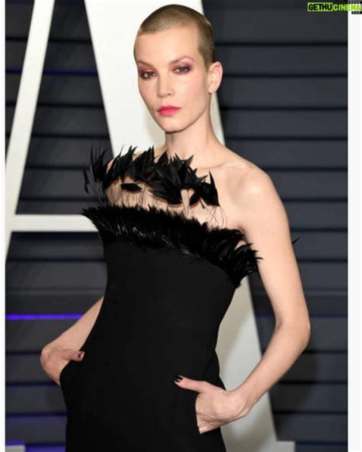 Sylvia Hoeks